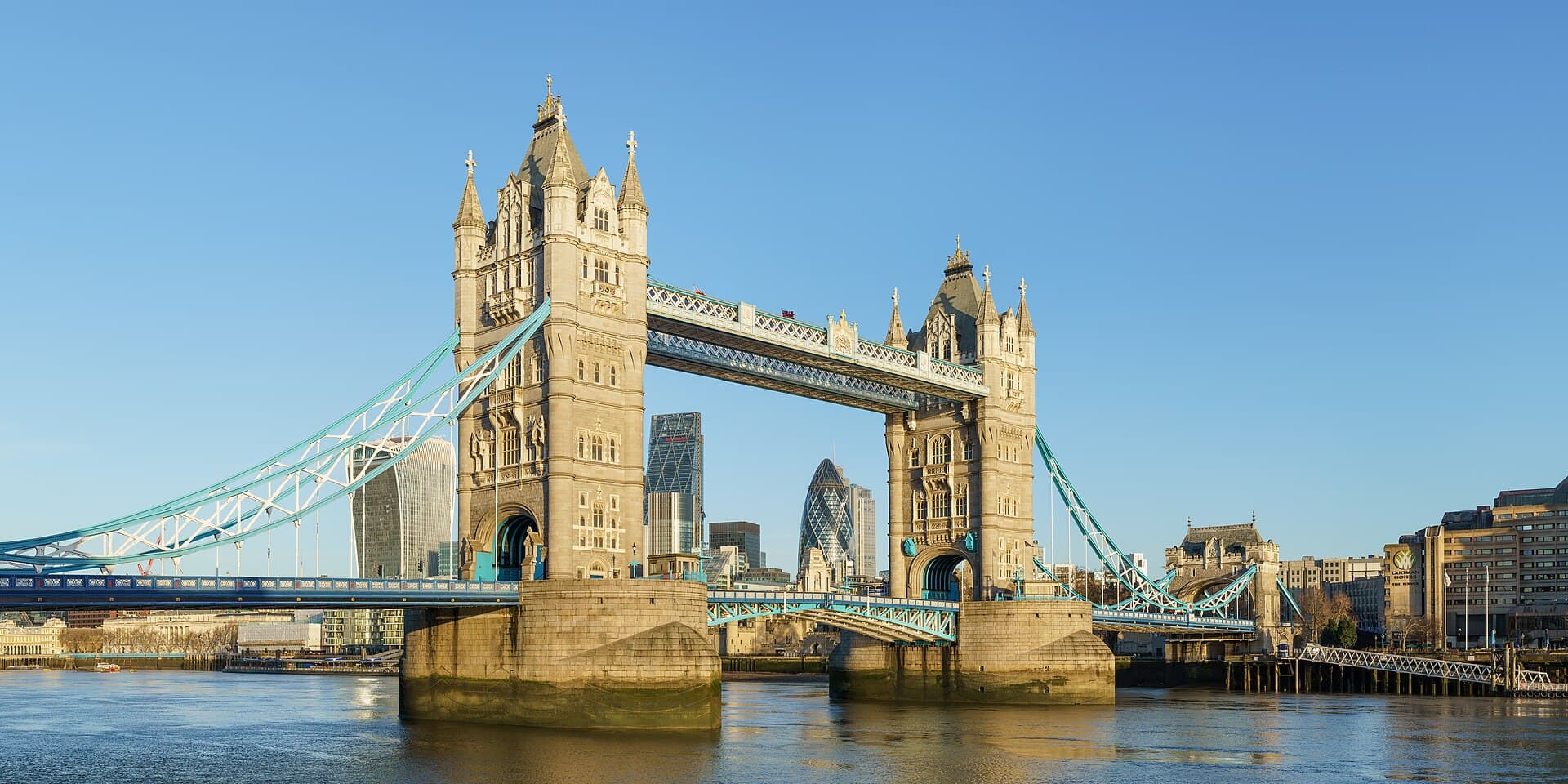 Tower Bridge and the Thames — connectivity and landmark infrastructure